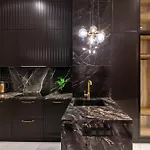 Leogrand Vip On Svobody Avenue 43 إلفيف
