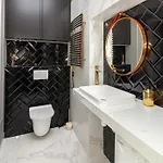 Leogrand Vip On Svobody Avenue 43 شقة *