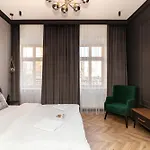 Leogrand Vip On Svobody Avenue 43 * إلفيف