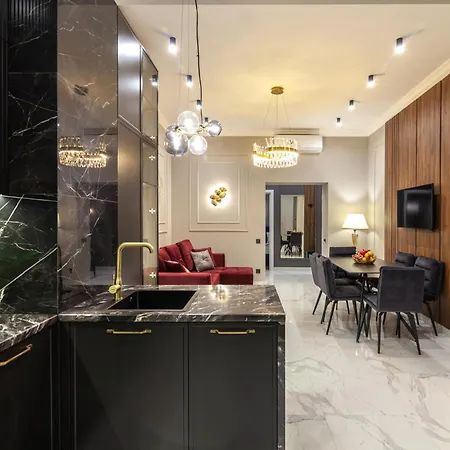 Leogrand Vip On Svobody Avenue 43 *