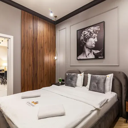 Leogrand Vip On Svobody Avenue 43 Apartamento Lviv