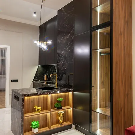 Leogrand Vip On Svobody Avenue 43 Lviv