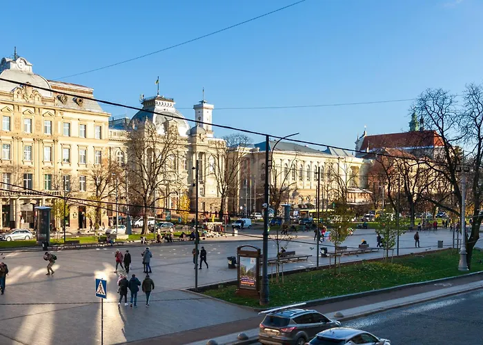 Leogrand Vip On Svobody Avenue 43 *